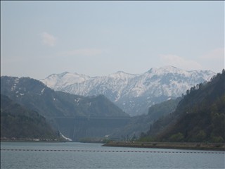 山頂には雪